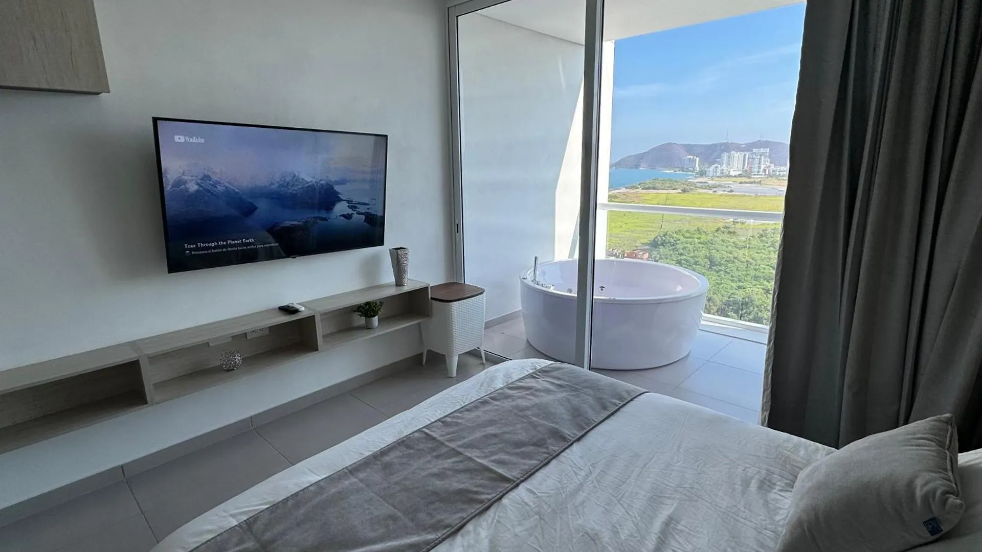 Suite Lujosa Con Jacuzzi Piso 14 Vista Al Mar Santa Marta  Kolumbia